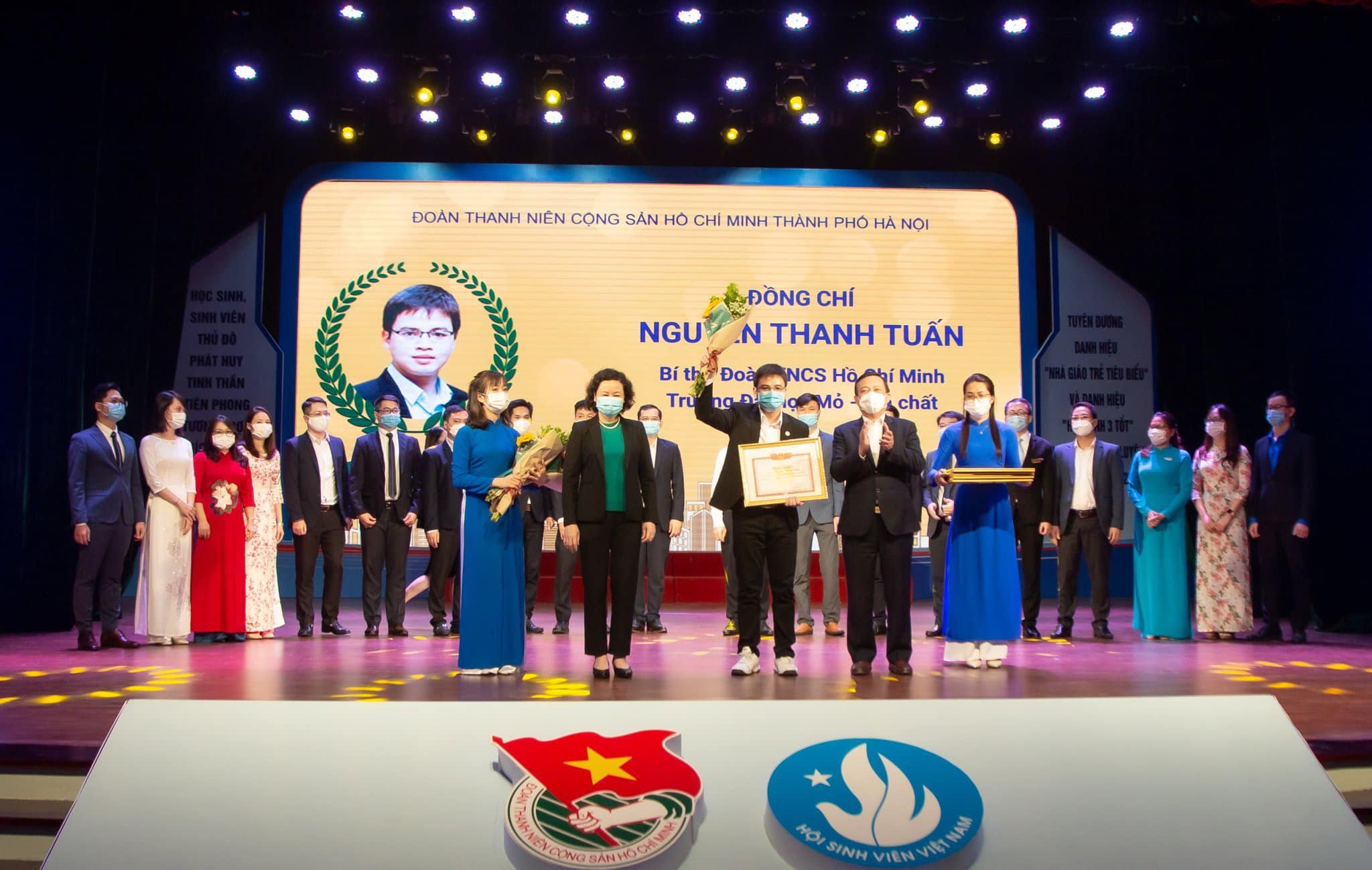 CÁN BỘ TRẺ VÀ SINH VIÊN HUMG ĐẠT THÀNH TÍCH CAO NĂM HỌC 2020 - 2021